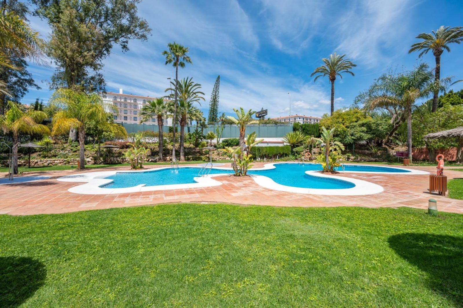 2 Bedroom Apartment in Medina Garden - Puerto Banús Marbella Buitenkant foto